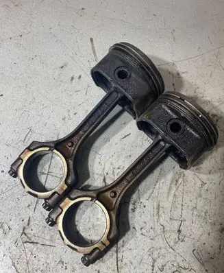 KIA Ceed Piston with connecting rod 43BR081563