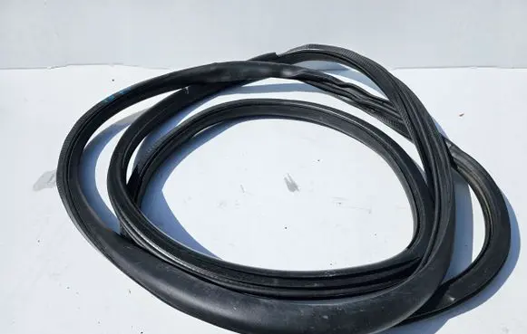 Volkswagen Multivan T5 Rubber seal rear door 