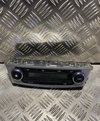 Toyota Avensis T270 Climate control unit