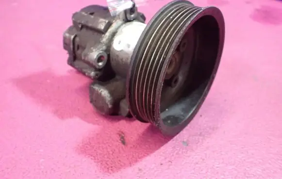 Volkswagen Polo III 6N 6N2 6NF Power steering pump
