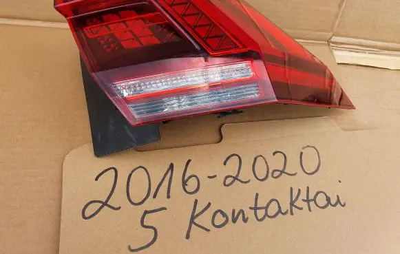 Volkswagen Tiguan Rear/tail lights 5NA945208C