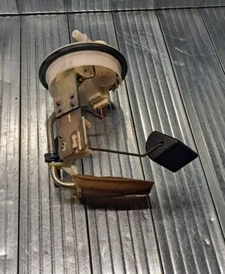 Toyota Corolla Verso E121 Fuel level sensor 7701012340 1961400110