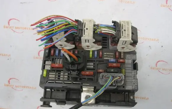 Peugeot 3008 I Fuse box set 9675877980