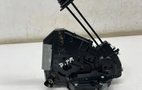 Toyota C-HR II Front door lock 40307234