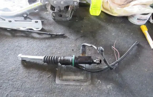 Citroen C3 Aircross Clutch slave cylinder 9812924680
