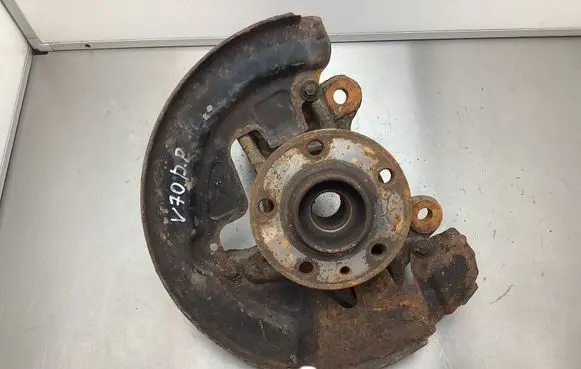 Volvo V70 Front wheel hub