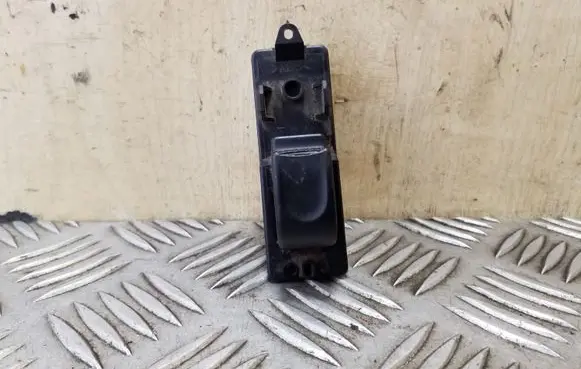Opel Frontera B Electric window control switch 8971221021