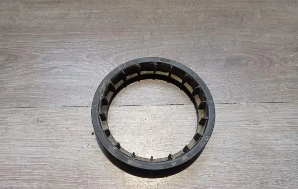 Volvo V70 In tank fuel pump screw locking ring/nut 8649739