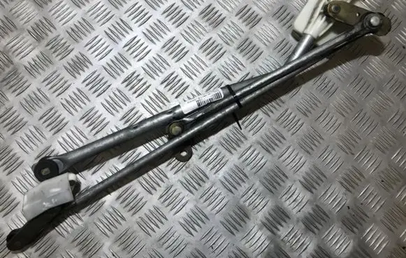 Nissan Cube Z11 Front wiper linkage and motor