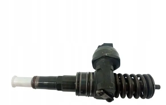 Volkswagen PASSAT B5 Fuel injector 038130073AJ