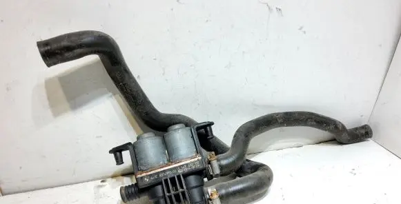 BMW X5 E53 Coolant heater control valve 8374995 1147412137 64128374995
