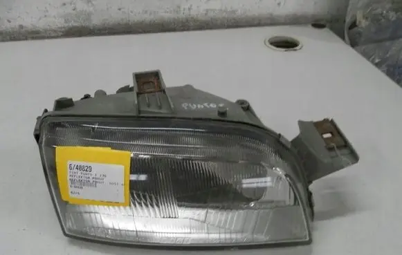 Fiat Punto (176) Headlight/headlamp 