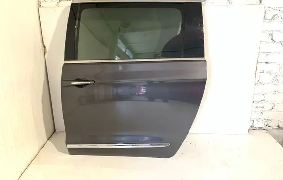 Chrysler Pacifica Side sliding door 68185689AB