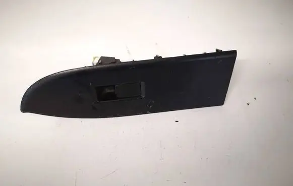 Suzuki Grand Vitara II Electric window control switch 8374765J0
