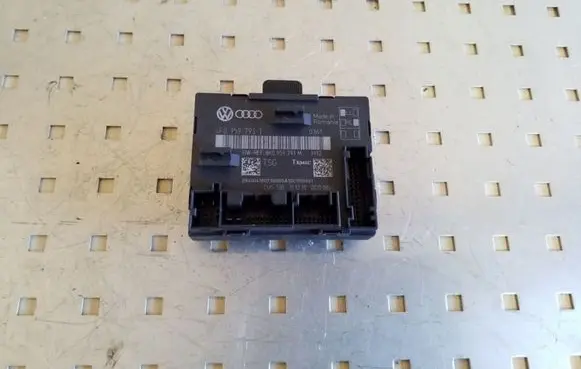 Audi Q7 4L Door control unit/module 4F0959793T