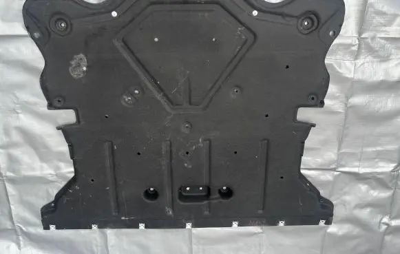 Alfa Romeo Stelvio Engine splash shield/under tray