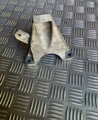 Engine mounting bracket