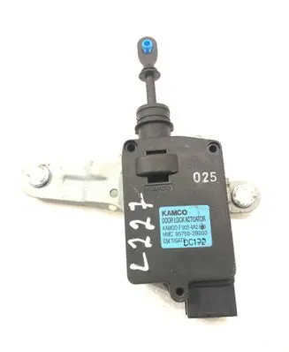 Hyundai Santa Fe Central locking motor 957502B000 F00S4A2606