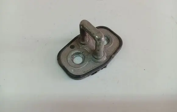 Peugeot Partner Front door lock loop/hook striker 9655466380