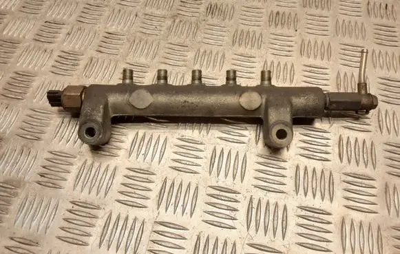Nissan Primera Fuel main line pipe