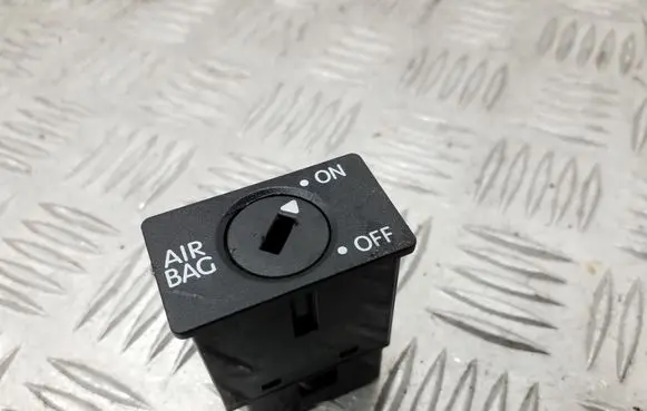Skoda Octavia Mk2 (1Z) Passenger airbag on/off switch 1K0919237D