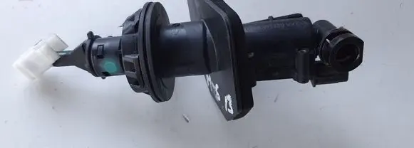 Mazda 6 Clutch slave cylinder 