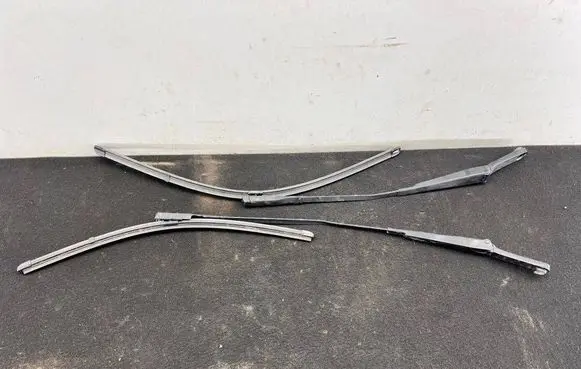Audi A6 S6 C7 4G Front wiper blade arm 4G2955407D 4G2955408D