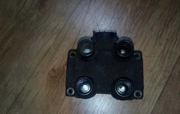 Ford Fiesta High voltage ignition coil 928f12029ca 928f-12029-ca
