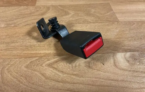Opel Insignia A Rear seatbelt buckle 13267139 834703003