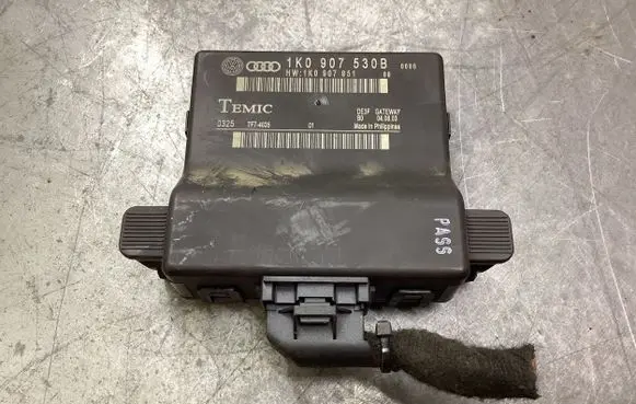 Audi A3 S3 8P Gateway control module 1K0907530B 1K0907951
