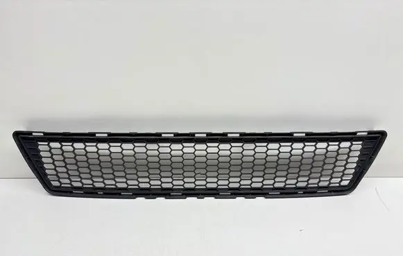 Toyota Verso Front bumper lower grill 531120F040