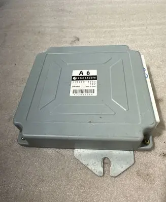 Subaru Legacy Engine control unit/module 22611AJ670 228332K 1122008332