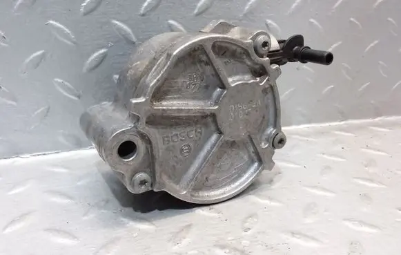 Ford Focus Vacuum pump D1563A