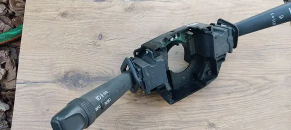 Volvo V70 Wiper turn signal indicator stalk/switch 9452394