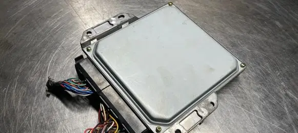 Nissan Almera Tino Engine control unit/module 5800326 B371MBU77A
