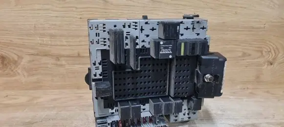 Volvo V70 Fuse box set 8645729 8688153 02W103