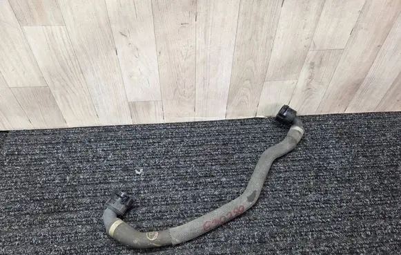 Engine coolant pipe/hose
