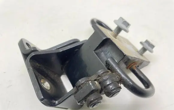 Audi A4 S4 B7 8E 8H Rear door lower hinge 8E0833411