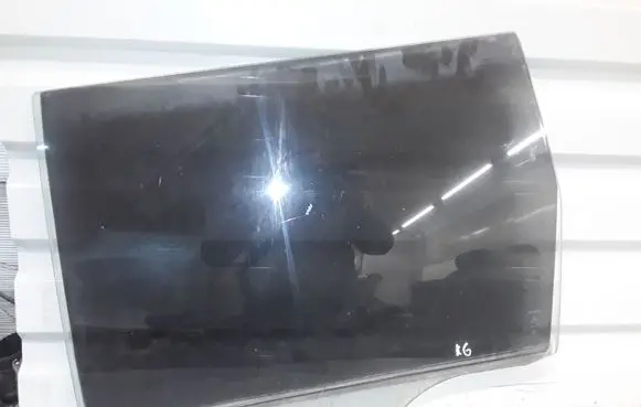 Nissan X-Trail T30 Rear door window glass