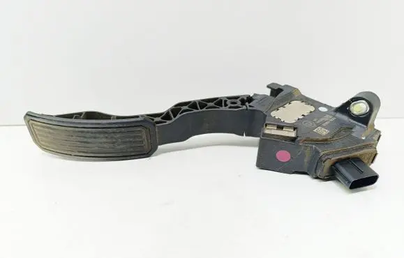 Toyota Avensis T270 Accelerator throttle pedal 7811002020