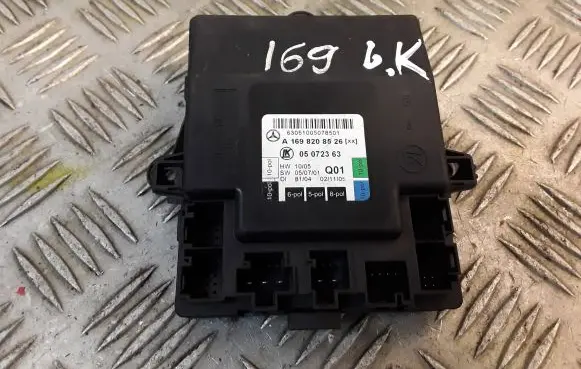 Mercedes-Benz A W169 Door control unit/module 1698208526 A1698208526