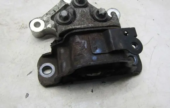 Jeep Renegade Gearbox mounting bracket 51877953