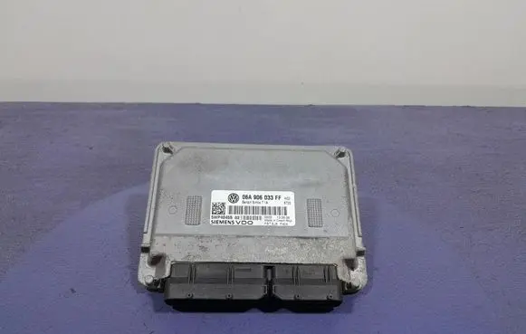 Seat Leon (1P) Engine control unit/module ECU 06A906033FF