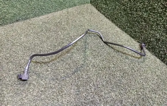 Coolant pipe/hose