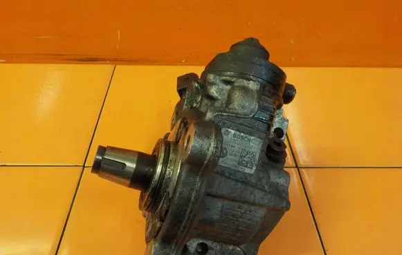 BMW 5 E60 E61 Fuel injection high pressure pump 0445010510
