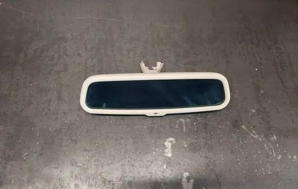 Rear view mirror (interior)