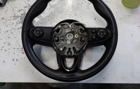 Mini Cooper Countryman F60 Steering wheel