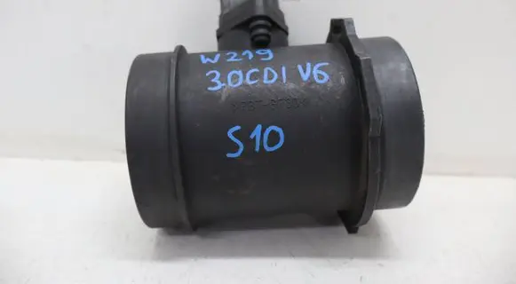 BMW 7 E65 E66 Mass air flow meter 7501554