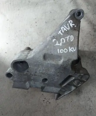 Volkswagen Touran I Engine mounting bracket 03G199207A V470K1S22