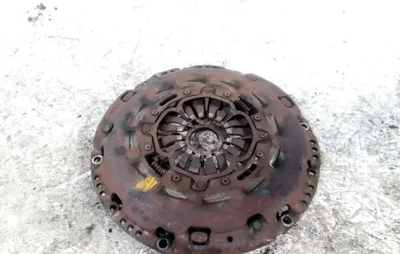 Toyota Corolla Verso AR10 Pressure plate 3100105030